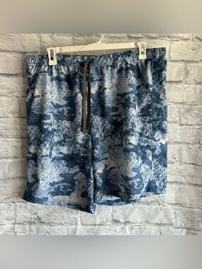 PREOWNED FIELD & STREAM BLUE CAMO MENS SHORTS SIZE XL